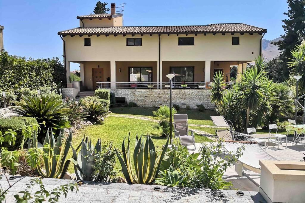 Villa Tiziana 몬레알레 외부 사진